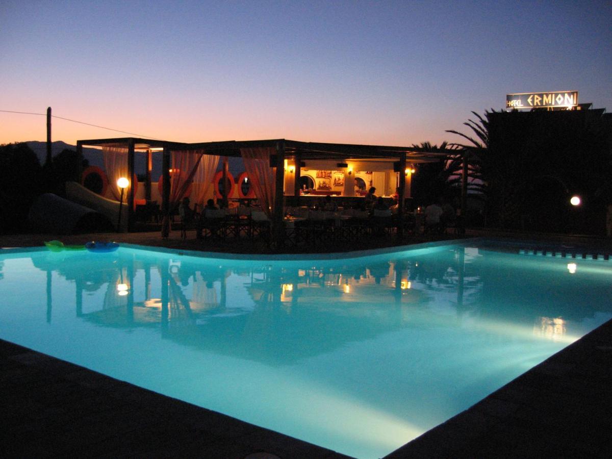 Ermioni Hotel Paralia Kourna エクステリア 写真